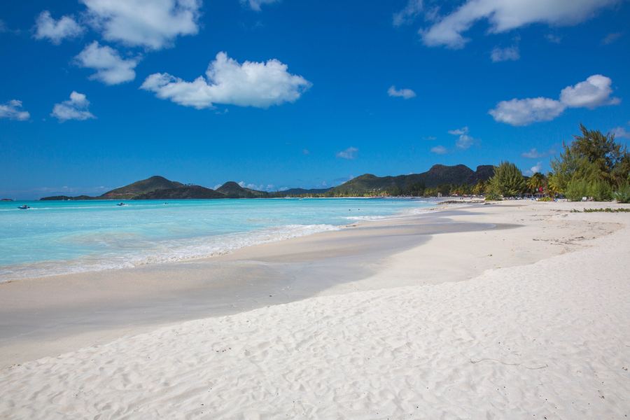 ANTIGUA JA BARBUDA – KAKSI SAARTA